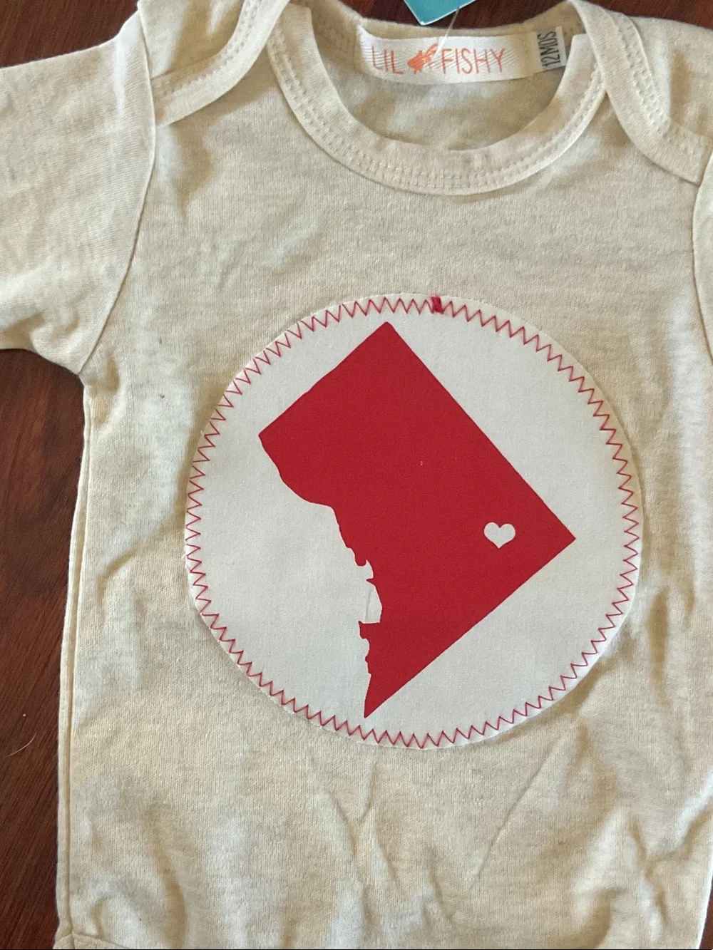 BNWT Lil Fish Baby Onesie with Washington  DC and soft soft Fabric size 12 month
